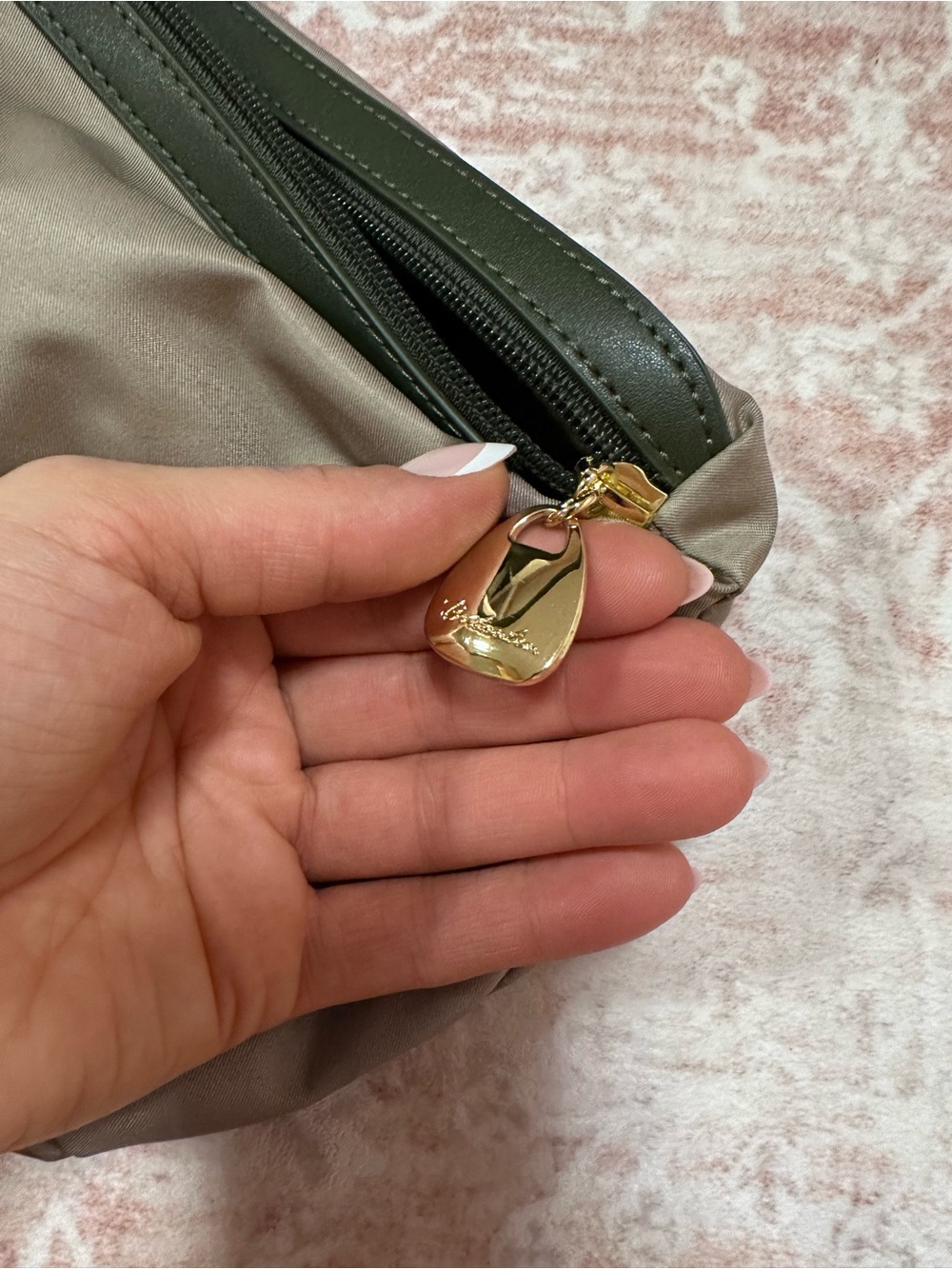 Leather 🥝 Bucket Bag in Green by Bostanten - Picture 14 of 16
